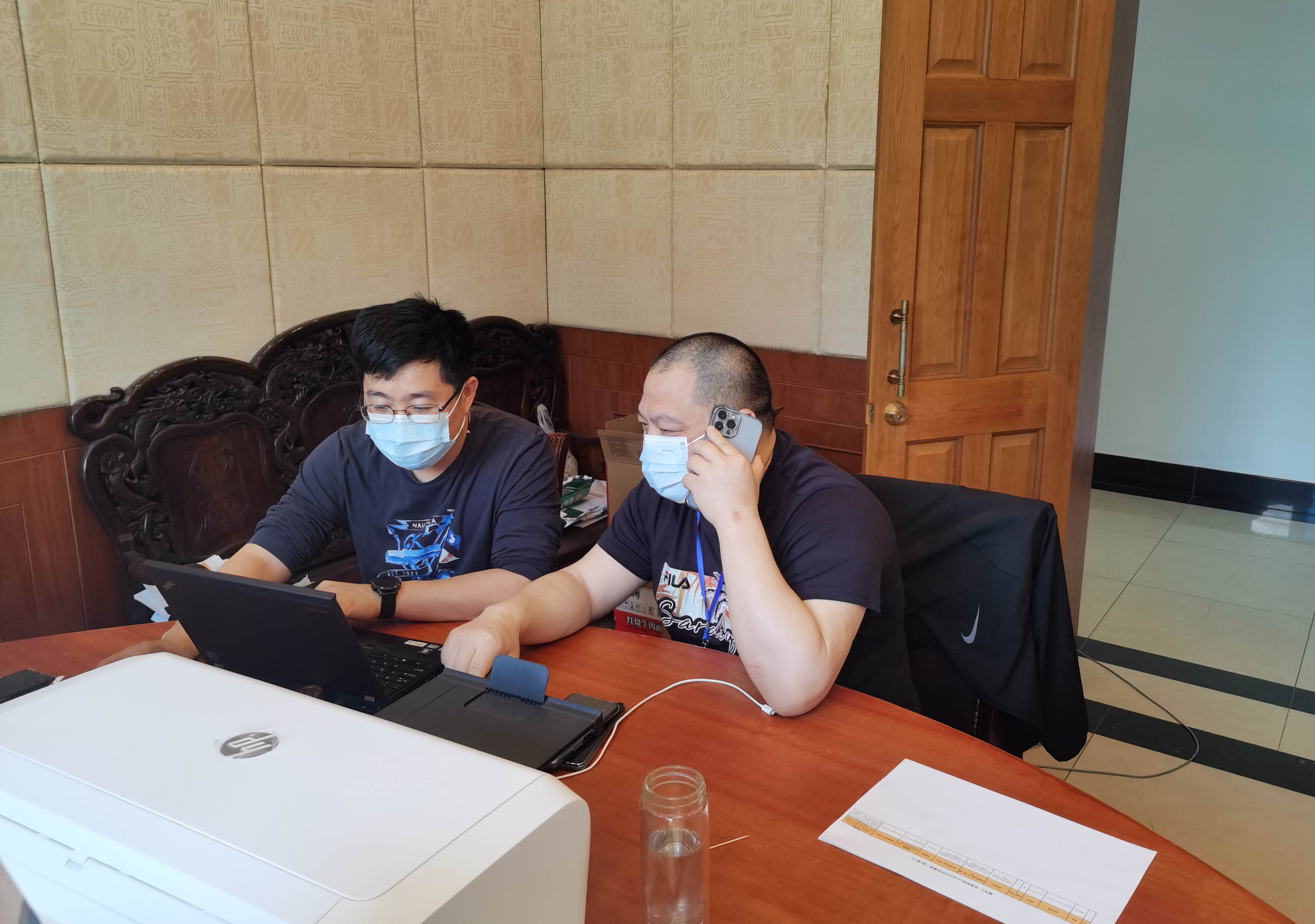 周伟中(右一)-fuben.jpg 周伟中(右一)-fuben.jpg