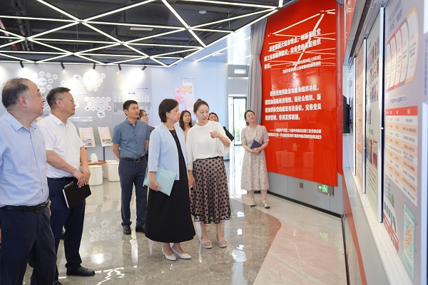 区人大常委会副主任姚计华带队赴莘庄工业区调研人大践